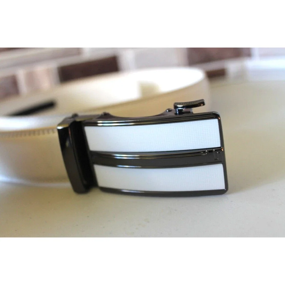 Womens White Faux Leather Fashion Belt w/Black & White Buckle Size 32